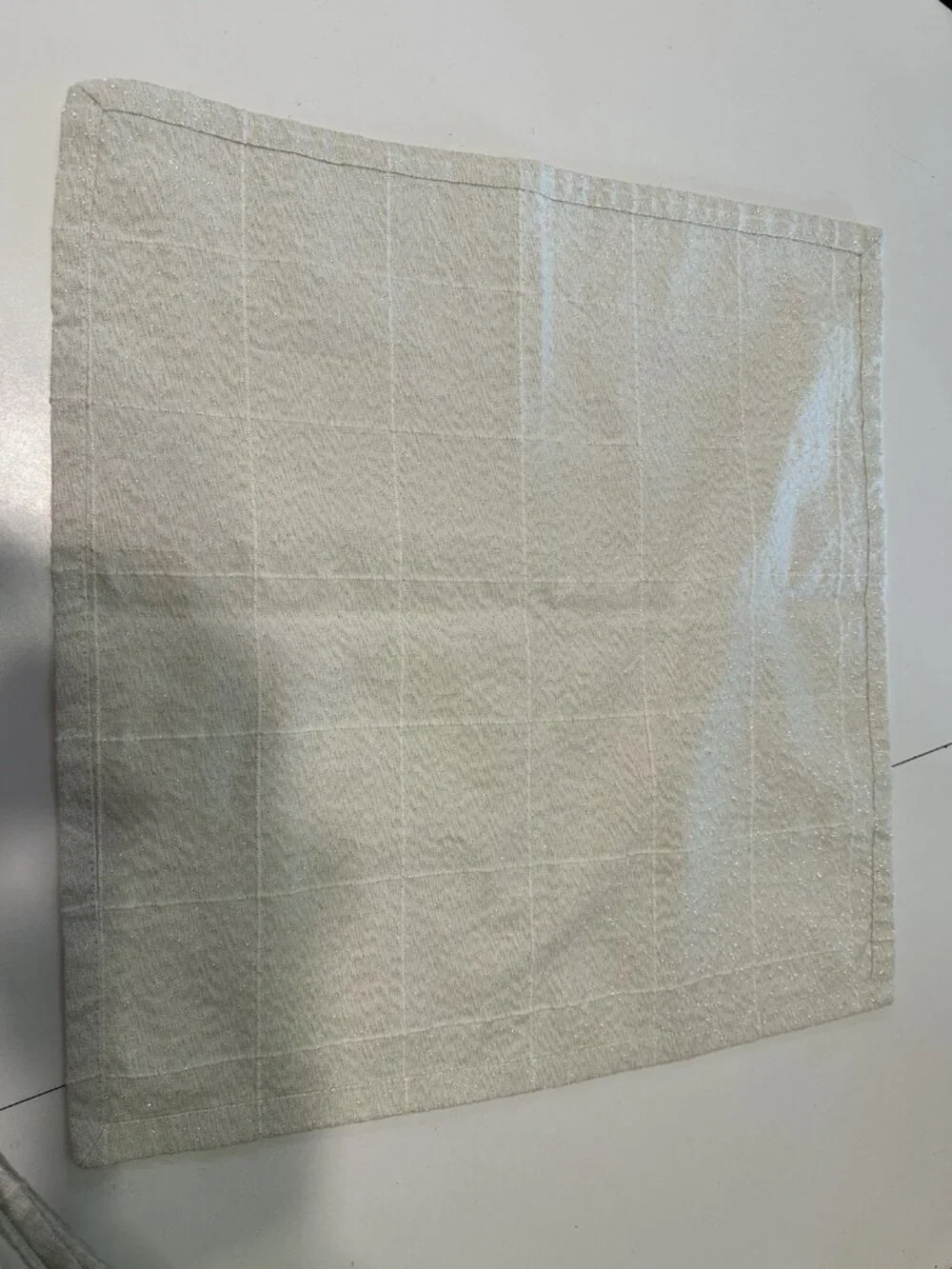 8 Cloth Napkins Cream Metallic Shimmer Embossed Grid Block Pattern Dinner Party